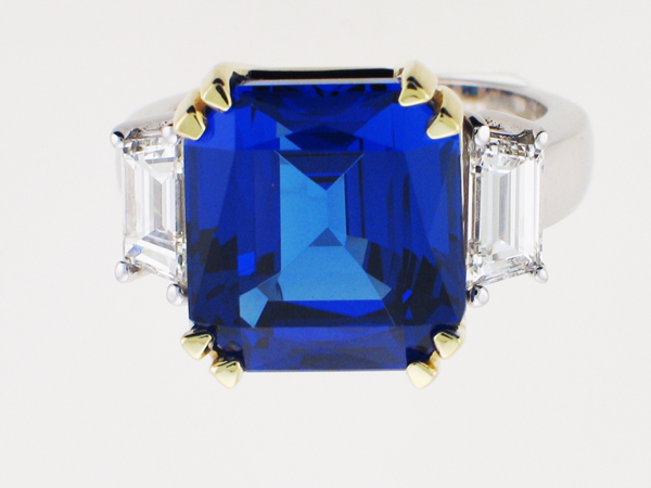 11128 Tanzanite and Diamond Ring